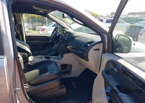 2017 Dodge Grand Caravan Sxt z USA, uszkodzony, nr VIN 2C4RDGCG1HR625036